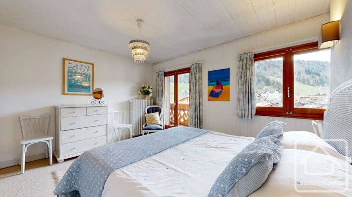 Image No.22-7 Bed Property for sale