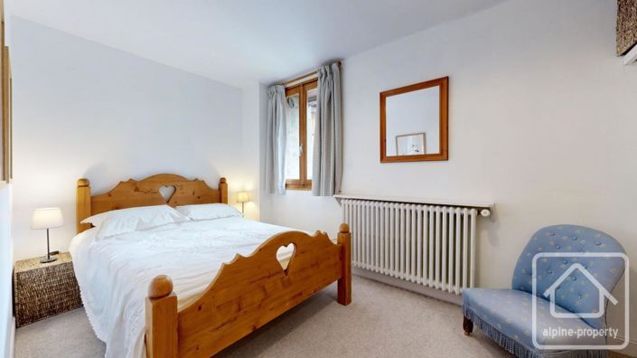 Image No.24-7 Bed Property for sale