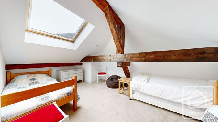 Image No.34-7 Bed Property for sale