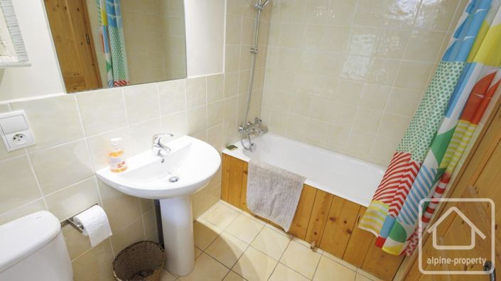 Image No.36-7 Bed Property for sale