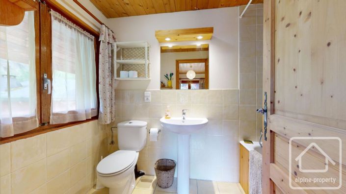 Image No.37-7 Bed Property for sale