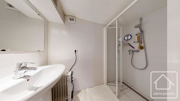 Image No.38-7 Bed Property for sale