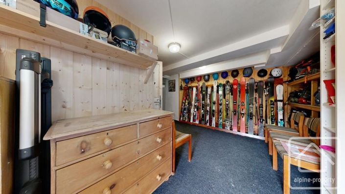 Image No.46-7 Bed Property for sale