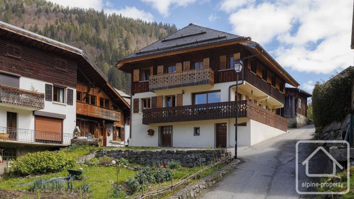 Image No.52-7 Bed Property for sale