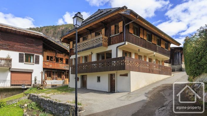 Image No.53-7 Bed Property for sale