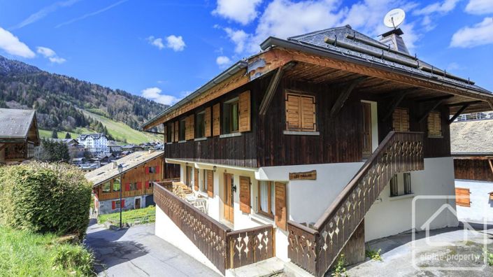 Image No.54-7 Bed Property for sale