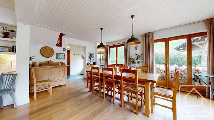 Image No.9-7 Bed Property for sale