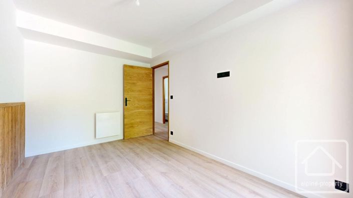 Image No.15-4 Bed Apartment for sale