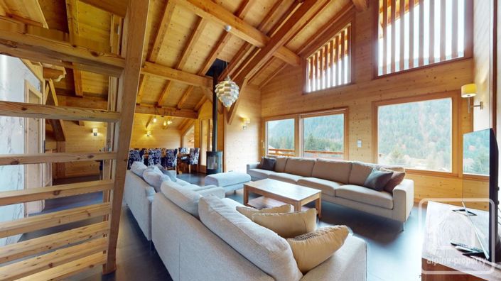 Image No.12-7 Bed Property for sale