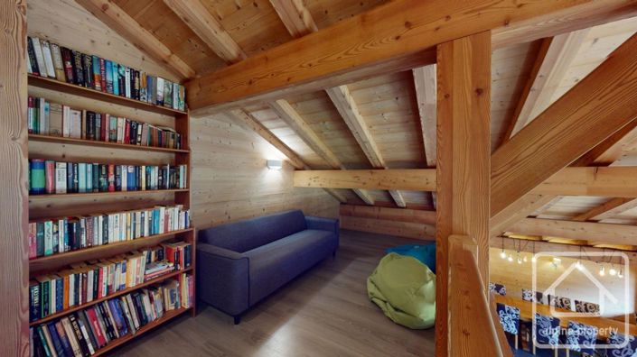 Image No.15-7 Bed Property for sale