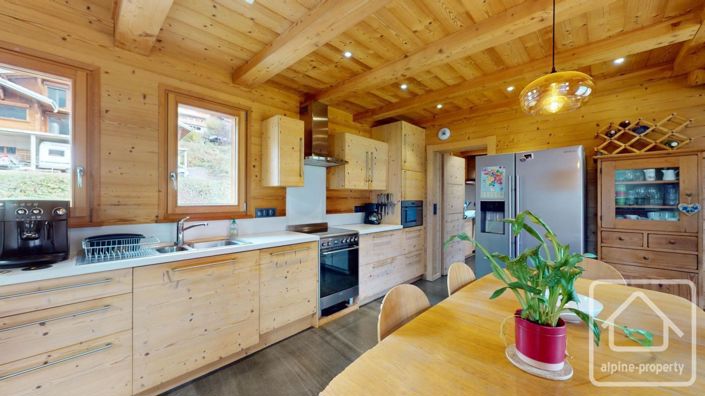 Image No.20-7 Bed Property for sale