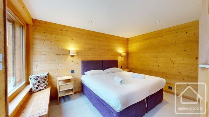 Image No.26-7 Bed Property for sale