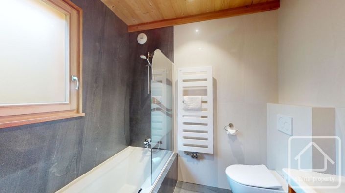 Image No.34-7 Bed Property for sale