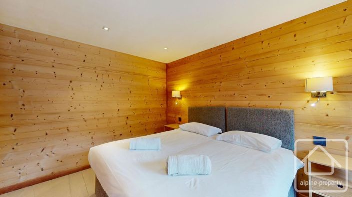 Image No.37-7 Bed Property for sale