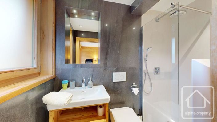 Image No.38-7 Bed Property for sale