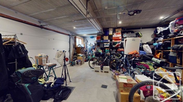 Image No.50-7 Bed Property for sale