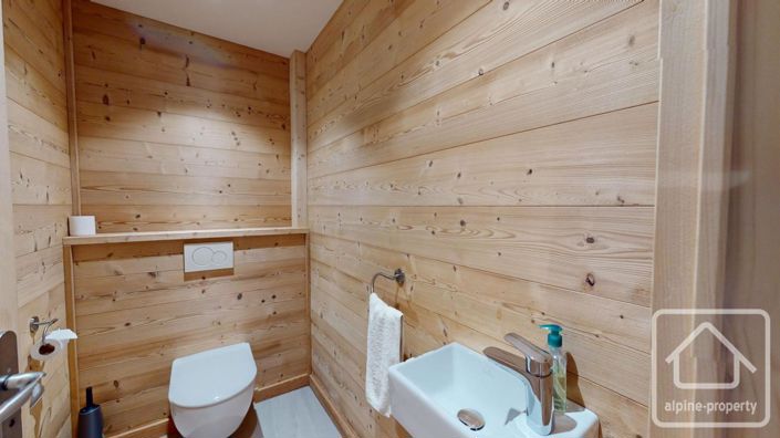 Image No.53-7 Bed Property for sale