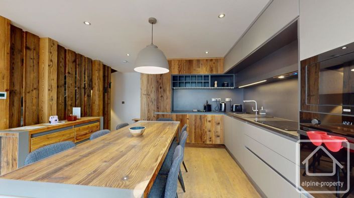 Image No.10-4 Bed Property for sale