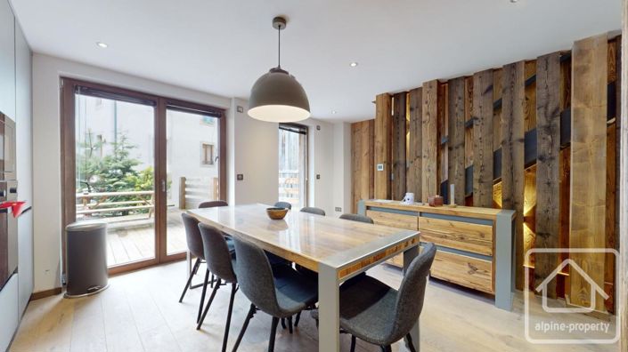 Image No.11-4 Bed Property for sale