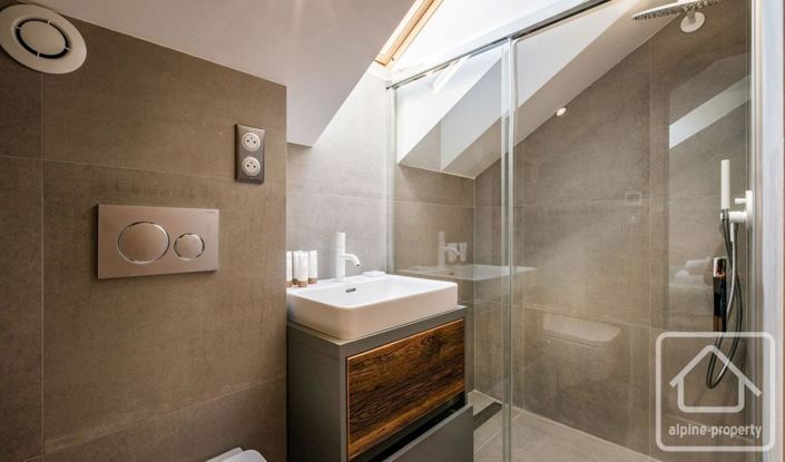 Image No.16-4 Bed Property for sale