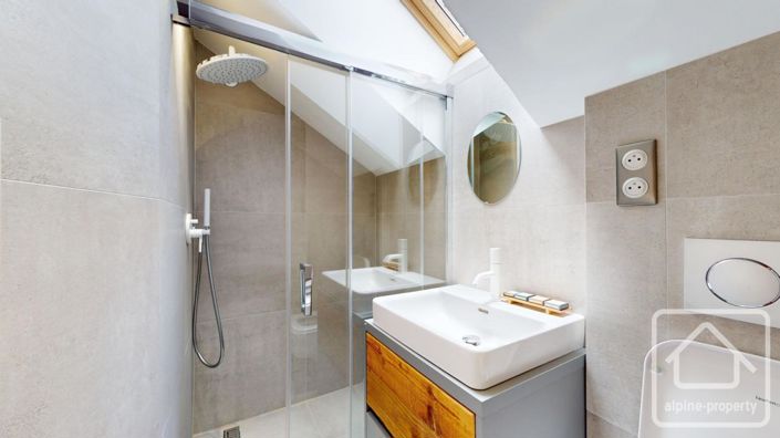 Image No.22-4 Bed Property for sale