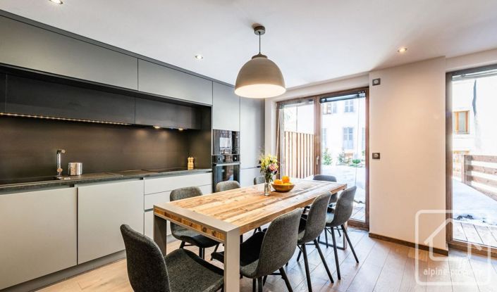 Image No.8-4 Bed Property for sale