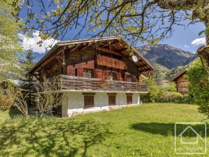 Image No.1-4 Bed Property for sale
