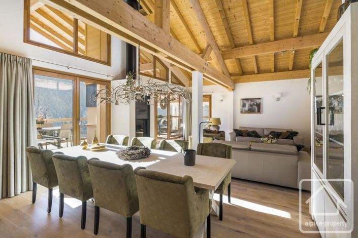 Image No.11-6 Bed Property for sale