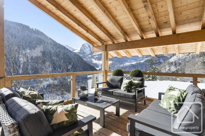 Image No.19-6 Bed Property for sale