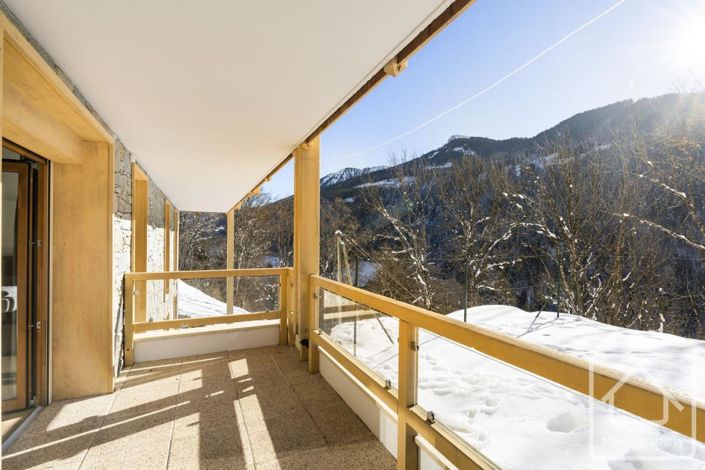 Image No.32-6 Bed Property for sale