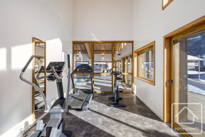 Image No.52-6 Bed Property for sale