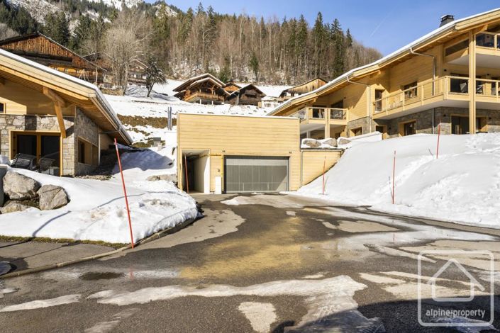 Image No.55-6 Bed Property for sale