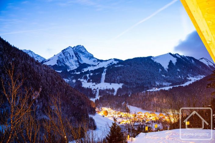 Image No.65-6 Bed Property for sale