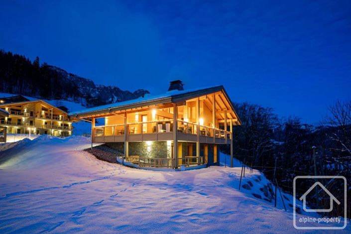 Image No.66-6 Bed Property for sale