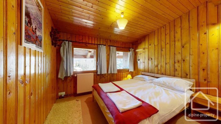 Image No.17-3 Bed Property for sale