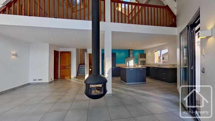 Image No.13-3 Bed Property for sale