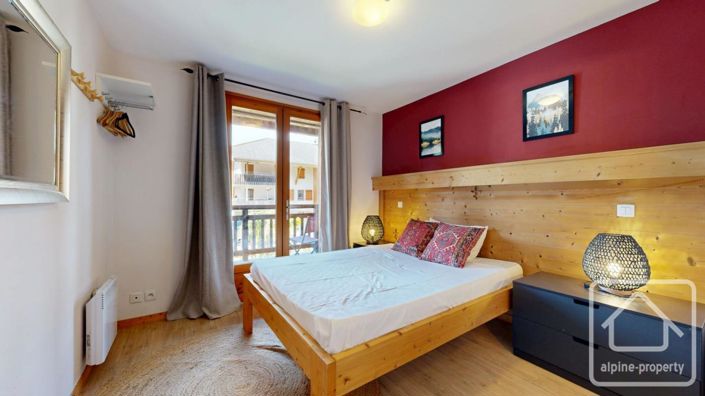 Image No.24-7 Bed Property for sale