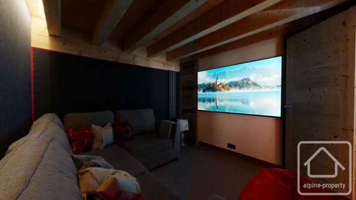 Image No.18-7 Bed Property for sale