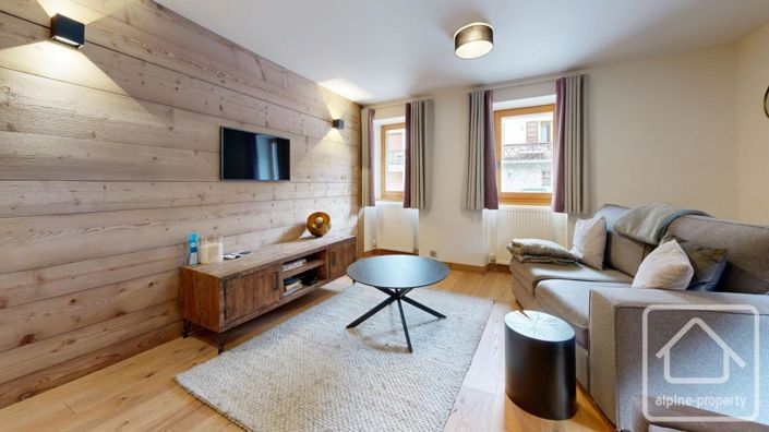 Image No.43-7 Bed Property for sale