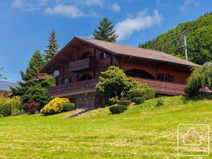 Image No.1-5 Bed Property for sale