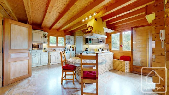 Image No.18-5 Bed Property for sale