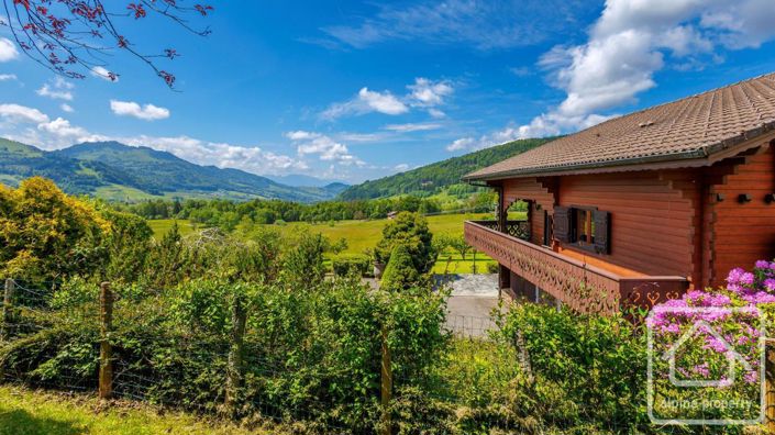 Image No.2-5 Bed Property for sale