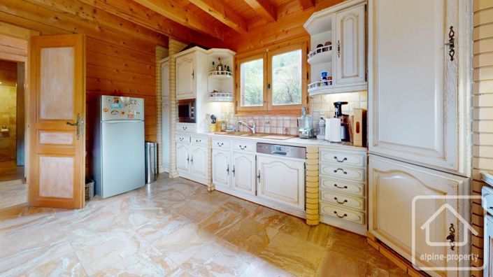 Image No.20-5 Bed Property for sale