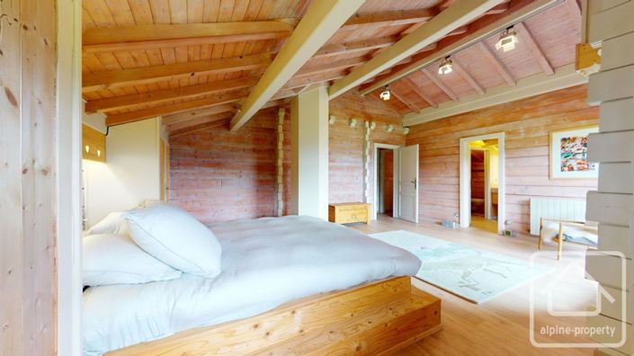 Image No.24-5 Bed Property for sale