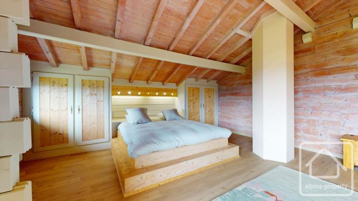 Image No.26-5 Bed Property for sale