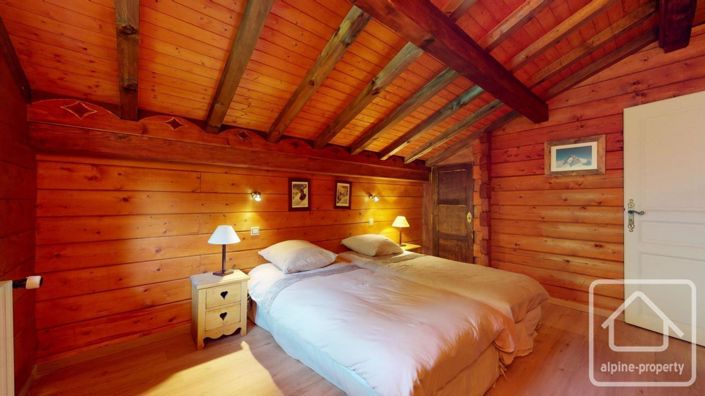 Image No.28-5 Bed Property for sale