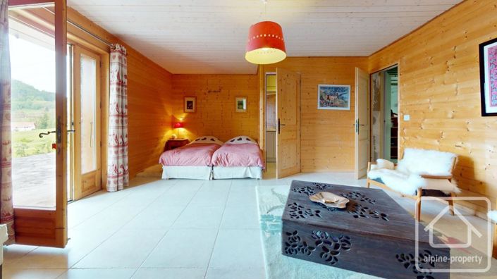 Image No.30-5 Bed Property for sale