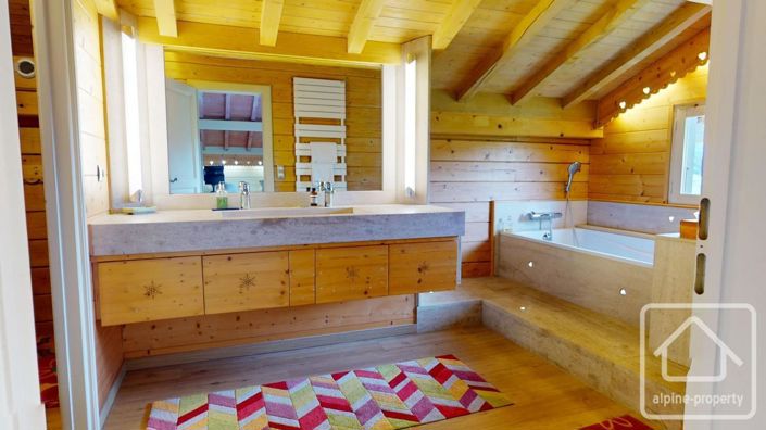 Image No.32-5 Bed Property for sale