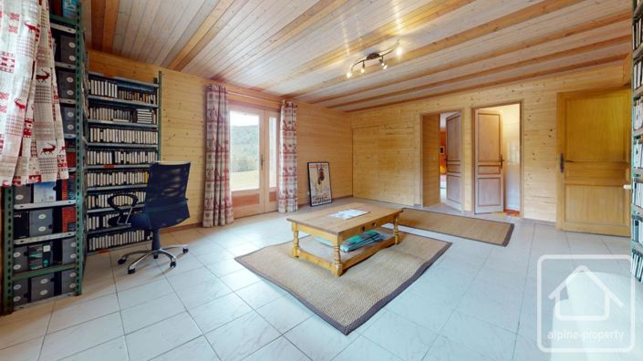 Image No.37-5 Bed Property for sale