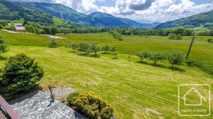 Image No.9-5 Bed Property for sale